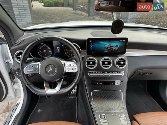 Белый Мерседес ГЛЦ-Класс, объемом двигателя 1.95 л и пробегом 37 тыс. км за 58000 $, фото 31 на Automoto.ua