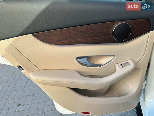 Белый Мерседес ГЛЦ-Класс, объемом двигателя 2 л и пробегом 33 тыс. км за 51940 $, фото 13 на Automoto.ua