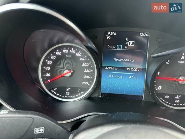 Белый Мерседес ГЛЦ-Класс, объемом двигателя 1.95 л и пробегом 37 тыс. км за 58000 $, фото 29 на Automoto.ua