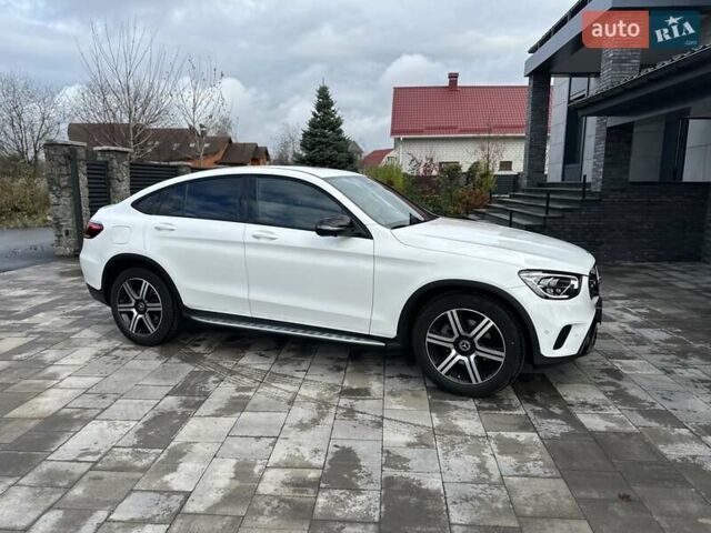 Белый Мерседес ГЛЦ-Класс, объемом двигателя 1.95 л и пробегом 37 тыс. км за 58000 $, фото 1 на Automoto.ua