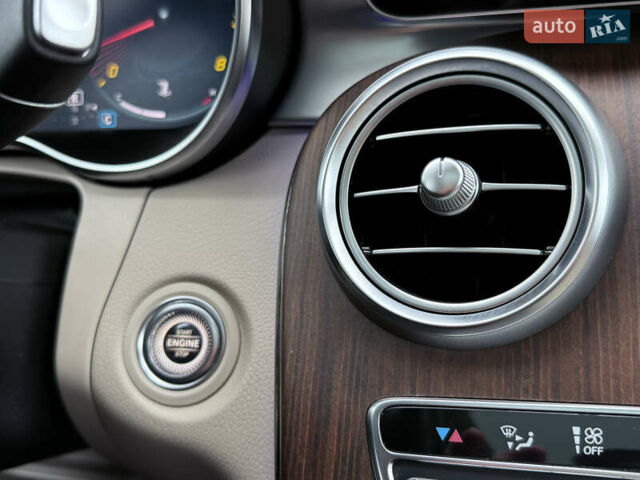 Белый Мерседес ГЛЦ-Класс, объемом двигателя 1.99 л и пробегом 80 тыс. км за 33500 $, фото 78 на Automoto.ua