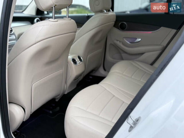 Белый Мерседес ГЛЦ-Класс, объемом двигателя 1.99 л и пробегом 80 тыс. км за 33500 $, фото 63 на Automoto.ua