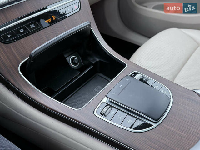 Белый Мерседес ГЛЦ-Класс, объемом двигателя 1.99 л и пробегом 80 тыс. км за 33500 $, фото 79 на Automoto.ua