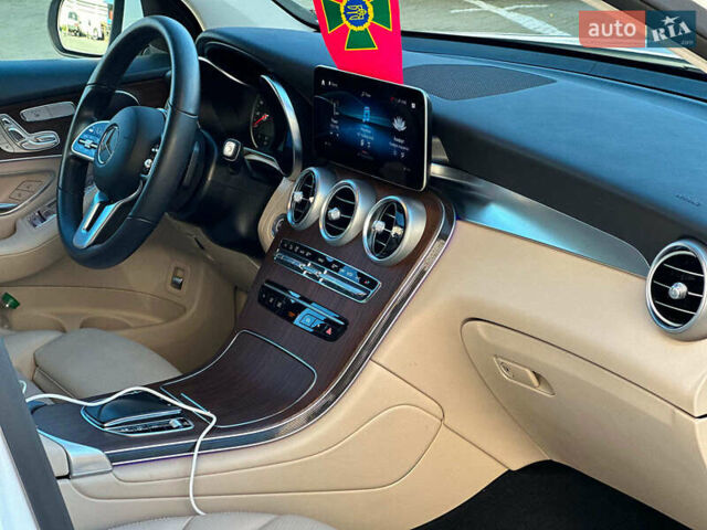Белый Мерседес ГЛЦ-Класс, объемом двигателя 2 л и пробегом 33 тыс. км за 51940 $, фото 18 на Automoto.ua