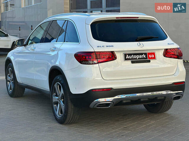 Белый Мерседес ГЛЦ-Класс, объемом двигателя 2 л и пробегом 33 тыс. км за 51940 $, фото 6 на Automoto.ua