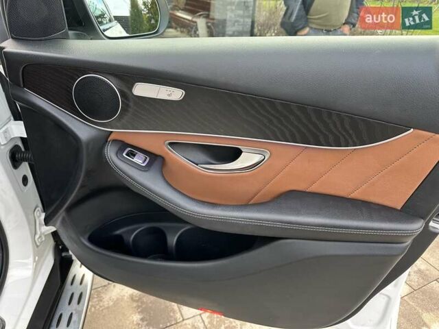 Белый Мерседес ГЛЦ-Класс, объемом двигателя 1.95 л и пробегом 37 тыс. км за 58000 $, фото 14 на Automoto.ua