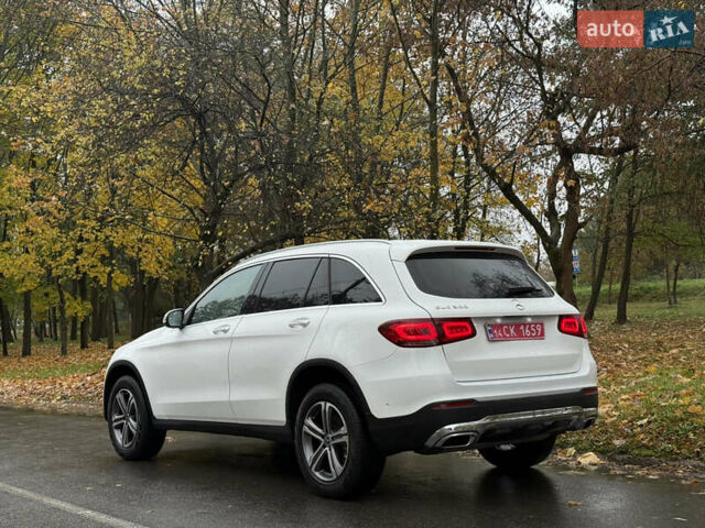 Белый Мерседес ГЛЦ-Класс, объемом двигателя 2 л и пробегом 87 тыс. км за 29200 $, фото 1 на Automoto.ua