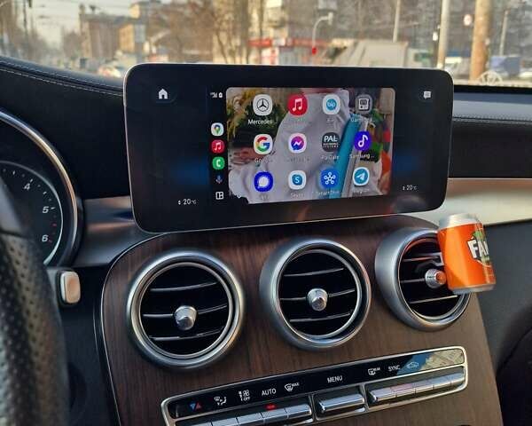 Белый Мерседес ГЛЦ-Класс, объемом двигателя 1.95 л и пробегом 61 тыс. км за 57000 $, фото 19 на Automoto.ua
