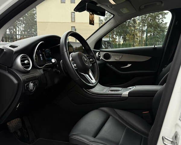 Белый Мерседес ГЛЦ-Класс, объемом двигателя 2 л и пробегом 87 тыс. км за 29200 $, фото 19 на Automoto.ua