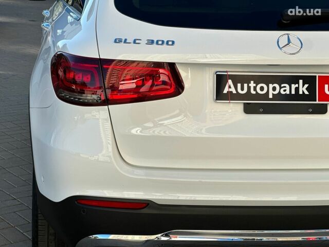 Білий Мерседес ГЛЦ-Клас, об'ємом двигуна 2 л та пробігом 33 тис. км за 51940 $, фото 8 на Automoto.ua