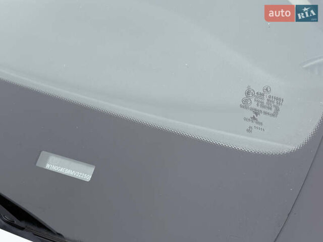 Белый Мерседес ГЛЦ-Класс, объемом двигателя 1.99 л и пробегом 80 тыс. км за 33500 $, фото 18 на Automoto.ua