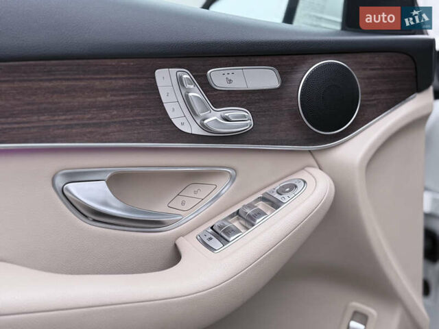 Белый Мерседес ГЛЦ-Класс, объемом двигателя 1.99 л и пробегом 80 тыс. км за 33500 $, фото 49 на Automoto.ua