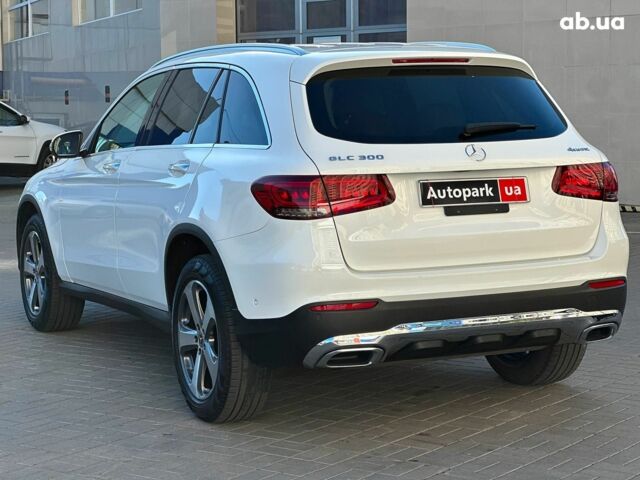 Білий Мерседес ГЛЦ-Клас, об'ємом двигуна 2 л та пробігом 33 тис. км за 51940 $, фото 7 на Automoto.ua