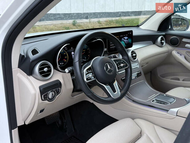 Белый Мерседес ГЛЦ-Класс, объемом двигателя 1.99 л и пробегом 80 тыс. км за 33500 $, фото 52 на Automoto.ua