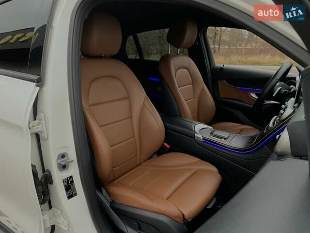 Белый Мерседес ГЛЦ-Класс, объемом двигателя 2 л и пробегом 38 тыс. км за 54999 $, фото 37 на Automoto.ua