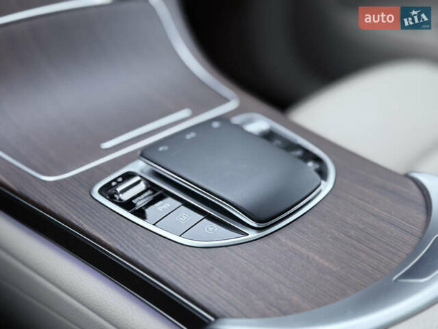 Белый Мерседес ГЛЦ-Класс, объемом двигателя 1.99 л и пробегом 80 тыс. км за 33500 $, фото 46 на Automoto.ua