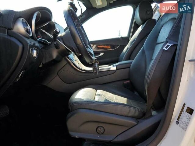 Білий Мерседес ГЛЦ-Клас, об'ємом двигуна 2 л та пробігом 45 тис. км за 11600 $, фото 6 на Automoto.ua