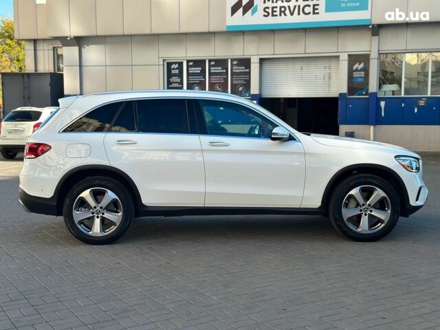 Білий Мерседес ГЛЦ-Клас, об'ємом двигуна 2 л та пробігом 33 тис. км за 51940 $, фото 5 на Automoto.ua