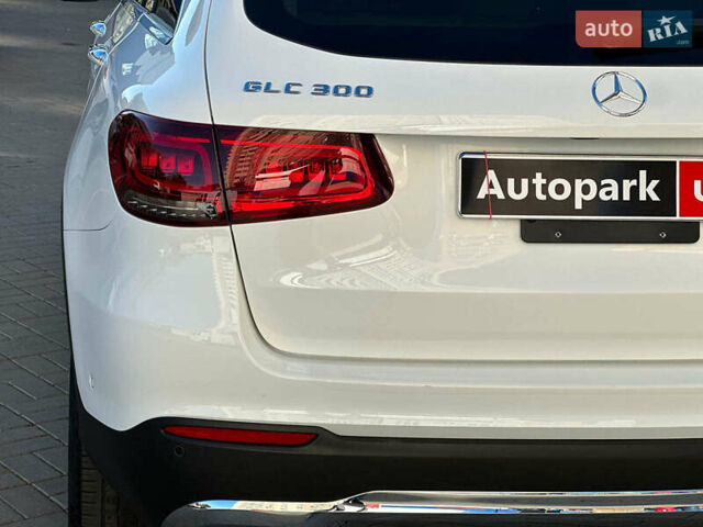 Белый Мерседес ГЛЦ-Класс, объемом двигателя 2 л и пробегом 33 тыс. км за 51940 $, фото 8 на Automoto.ua