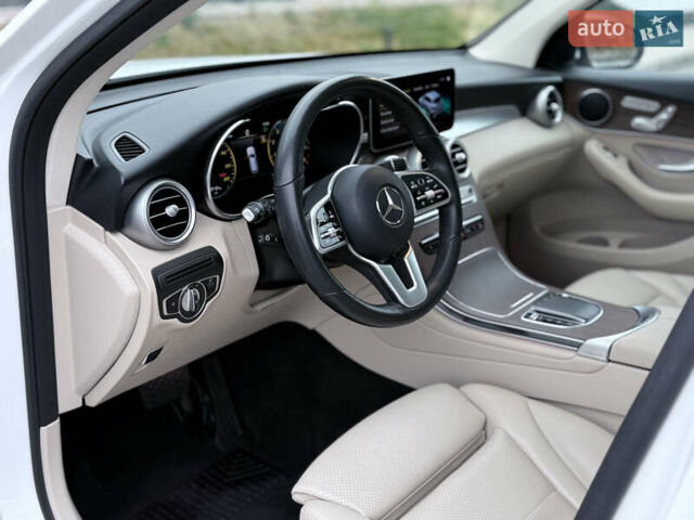 Белый Мерседес ГЛЦ-Класс, объемом двигателя 1.99 л и пробегом 80 тыс. км за 33500 $, фото 57 на Automoto.ua