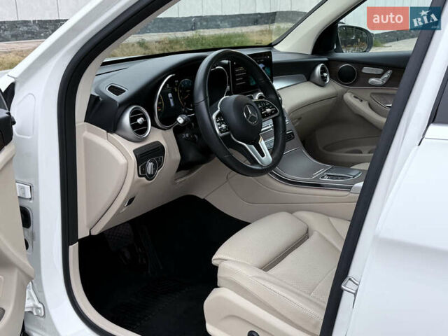 Белый Мерседес ГЛЦ-Класс, объемом двигателя 1.99 л и пробегом 80 тыс. км за 33500 $, фото 54 на Automoto.ua