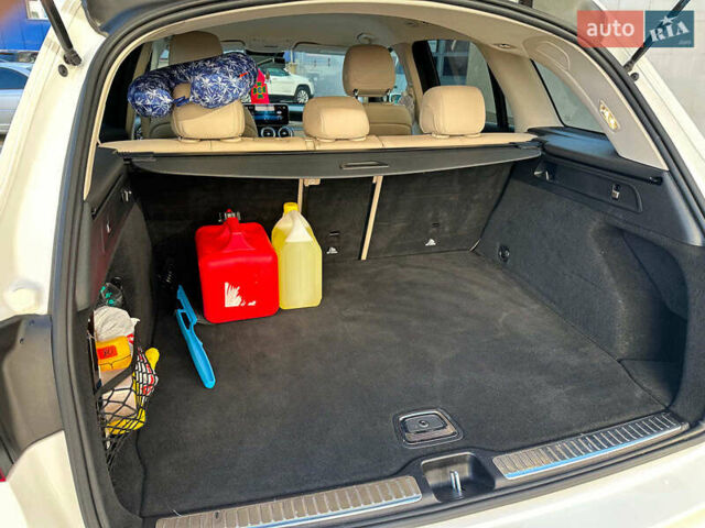 Белый Мерседес ГЛЦ-Класс, объемом двигателя 2 л и пробегом 33 тыс. км за 51940 $, фото 15 на Automoto.ua