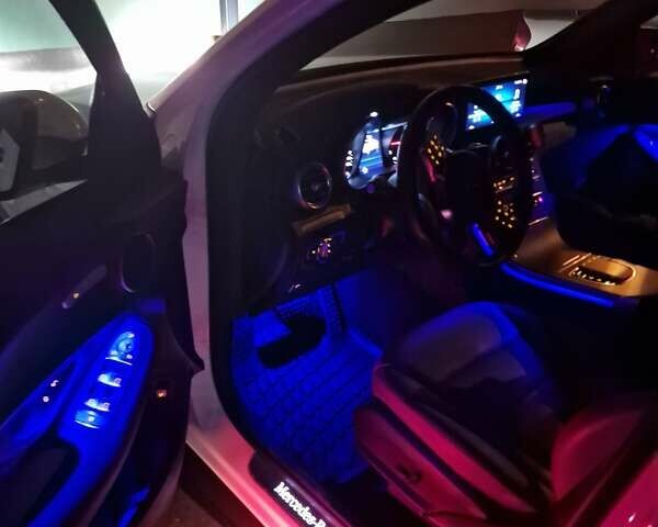 Белый Мерседес ГЛЦ-Класс, объемом двигателя 1.95 л и пробегом 65 тыс. км за 57000 $, фото 10 на Automoto.ua