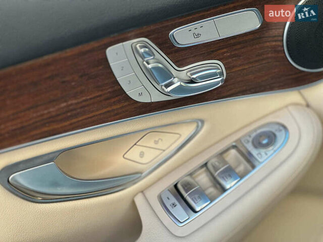 Белый Мерседес ГЛЦ-Класс, объемом двигателя 2 л и пробегом 33 тыс. км за 51940 $, фото 21 на Automoto.ua