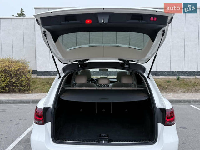 Белый Мерседес ГЛЦ-Класс, объемом двигателя 1.99 л и пробегом 80 тыс. км за 33500 $, фото 76 на Automoto.ua