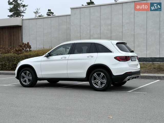 Белый Мерседес ГЛЦ-Класс, объемом двигателя 1.99 л и пробегом 80 тыс. км за 33500 $, фото 2 на Automoto.ua