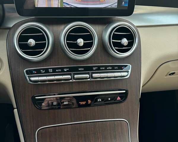 Белый Мерседес ГЛЦ-Класс, объемом двигателя 1.99 л и пробегом 37 тыс. км за 38800 $, фото 20 на Automoto.ua