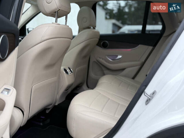 Белый Мерседес ГЛЦ-Класс, объемом двигателя 1.99 л и пробегом 80 тыс. км за 33500 $, фото 62 на Automoto.ua