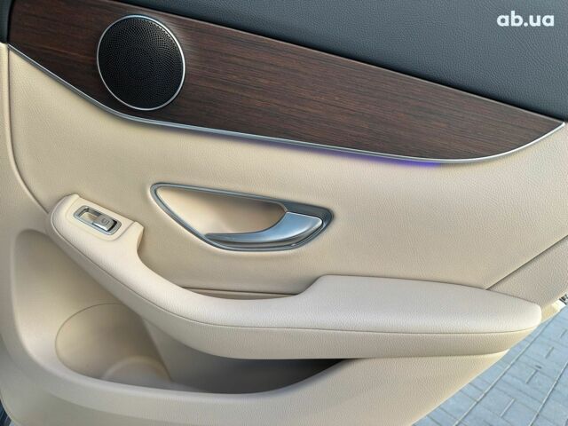 Білий Мерседес ГЛЦ-Клас, об'ємом двигуна 2 л та пробігом 33 тис. км за 51940 $, фото 18 на Automoto.ua