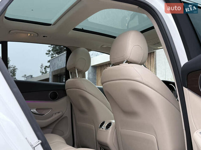 Белый Мерседес ГЛЦ-Класс, объемом двигателя 1.99 л и пробегом 80 тыс. км за 33500 $, фото 66 на Automoto.ua