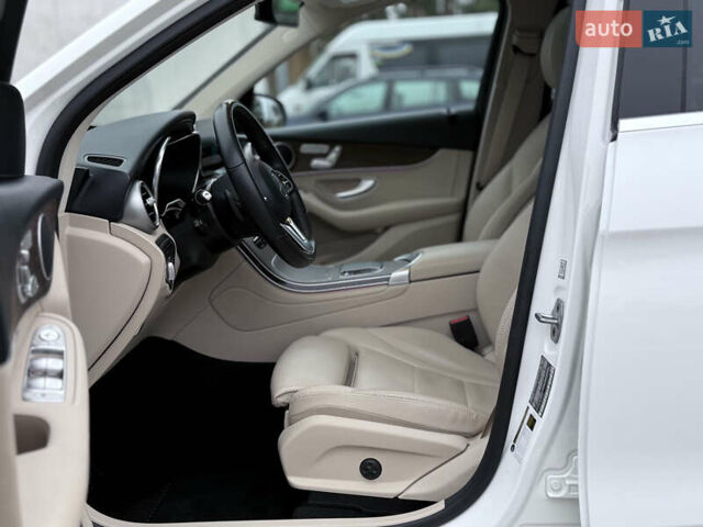 Белый Мерседес ГЛЦ-Класс, объемом двигателя 1.99 л и пробегом 80 тыс. км за 33500 $, фото 55 на Automoto.ua