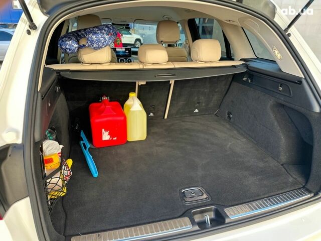 Білий Мерседес ГЛЦ-Клас, об'ємом двигуна 2 л та пробігом 33 тис. км за 51940 $, фото 15 на Automoto.ua