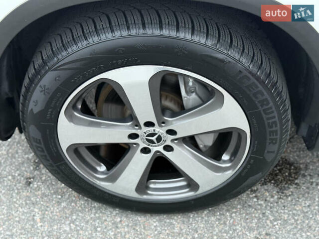 Білий Мерседес ГЛЦ-Клас, об'ємом двигуна 2 л та пробігом 46 тис. км за 33900 $, фото 31 на Automoto.ua