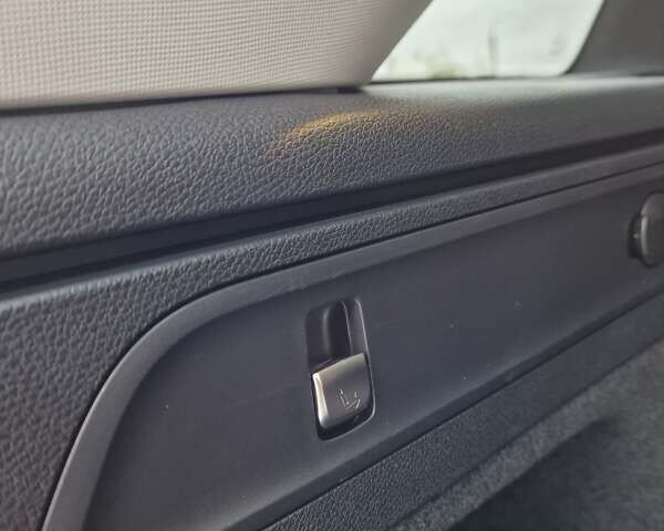 Белый Мерседес ГЛЦ-Класс, объемом двигателя 2 л и пробегом 50 тыс. км за 35000 $, фото 15 на Automoto.ua