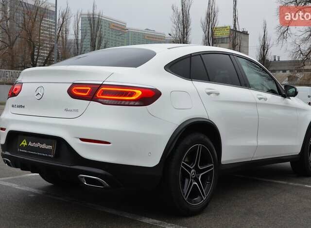 Белый Мерседес ГЛЦ-Класс, объемом двигателя 1.95 л и пробегом 33 тыс. км за 62999 $, фото 7 на Automoto.ua