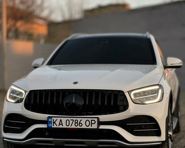 Белый Мерседес ГЛЦ-Класс, объемом двигателя 3 л и пробегом 21 тыс. км за 63000 $, фото 3 на Automoto.ua