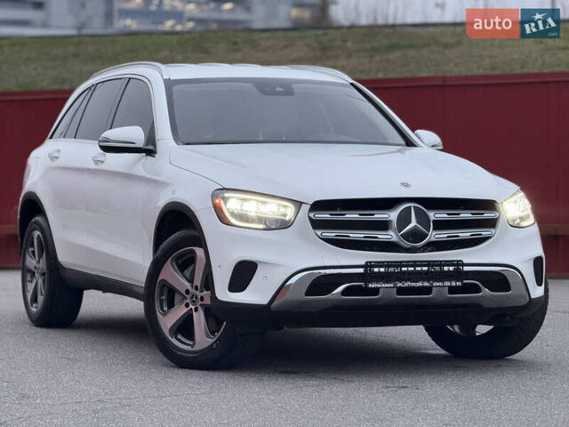 Білий Мерседес ГЛЦ-Клас, об'ємом двигуна 2 л та пробігом 46 тис. км за 33900 $, фото 2 на Automoto.ua