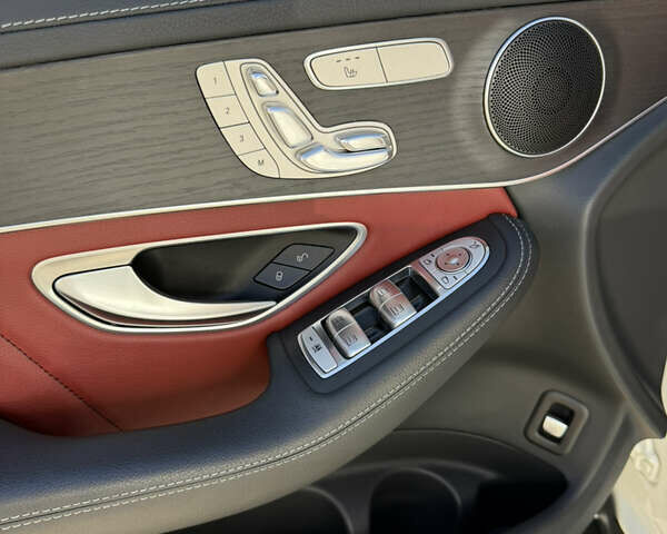 Белый Мерседес ГЛЦ-Класс, объемом двигателя 1.95 л и пробегом 39 тыс. км за 62900 $, фото 9 на Automoto.ua