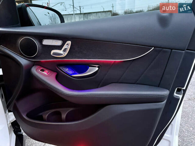 Білий Мерседес ГЛЦ-Клас, об'ємом двигуна 1.99 л та пробігом 10 тис. км за 42700 $, фото 25 на Automoto.ua