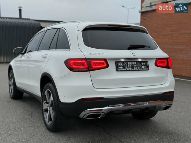 Білий Мерседес ГЛЦ-Клас, об'ємом двигуна 2 л та пробігом 46 тис. км за 33900 $, фото 10 на Automoto.ua