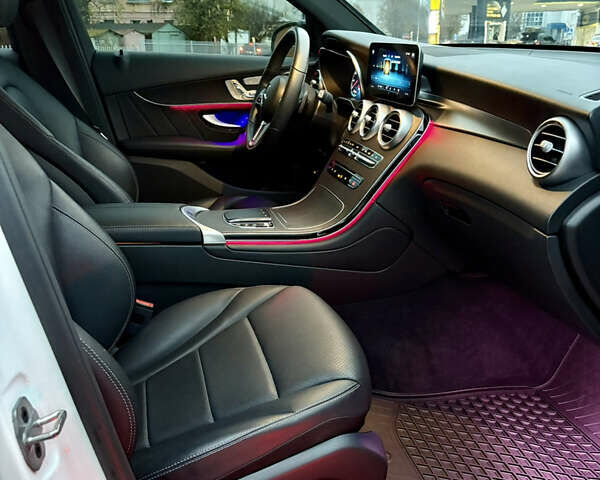 Білий Мерседес ГЛЦ-Клас, об'ємом двигуна 1.99 л та пробігом 10 тис. км за 42700 $, фото 17 на Automoto.ua