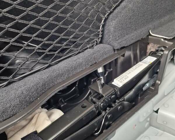 Белый Мерседес ГЛЦ-Класс, объемом двигателя 2 л и пробегом 50 тыс. км за 35000 $, фото 18 на Automoto.ua