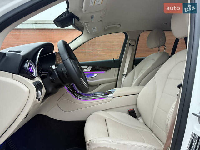 Білий Мерседес ГЛЦ-Клас, об'ємом двигуна 2 л та пробігом 46 тис. км за 33900 $, фото 38 на Automoto.ua