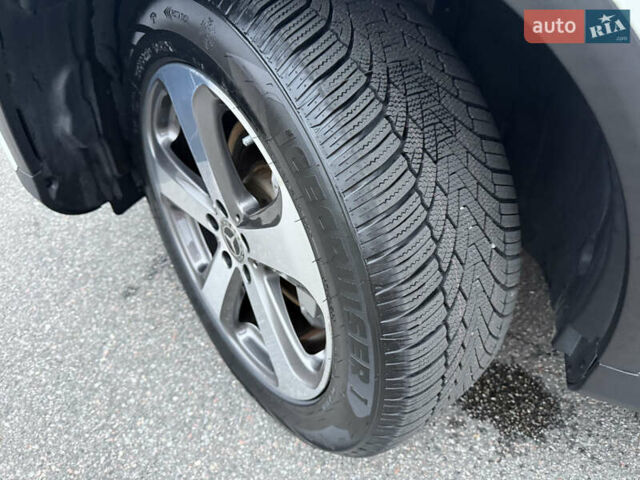 Білий Мерседес ГЛЦ-Клас, об'ємом двигуна 2 л та пробігом 46 тис. км за 33900 $, фото 28 на Automoto.ua