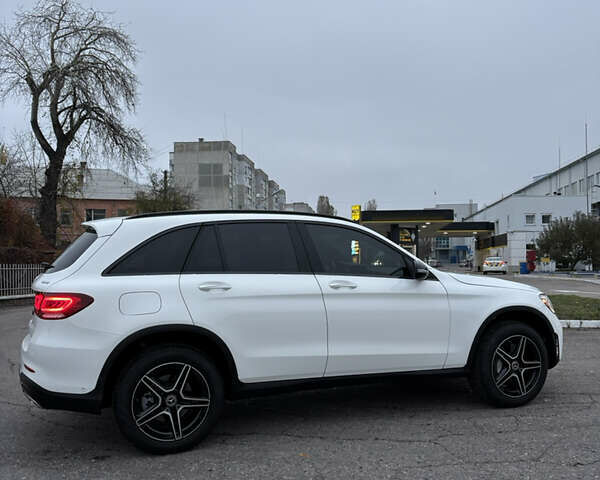 Білий Мерседес ГЛЦ-Клас, об'ємом двигуна 1.99 л та пробігом 10 тис. км за 42700 $, фото 2 на Automoto.ua