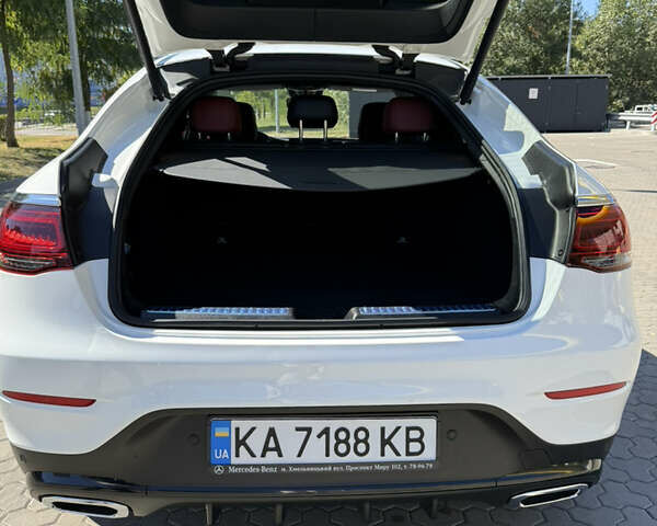Белый Мерседес ГЛЦ-Класс, объемом двигателя 1.95 л и пробегом 39 тыс. км за 62900 $, фото 4 на Automoto.ua